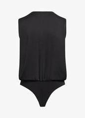 THE SLEEVELESS DATE BLOUSE