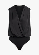 THE SLEEVELESS DATE BLOUSE