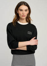 THE COLLEGIATE CHEST CLASSIC SWEATSHIRT