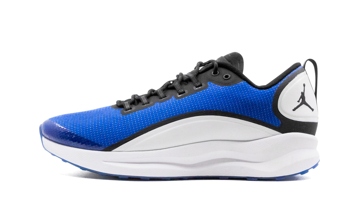 Zoom Tenacity AH8111 401