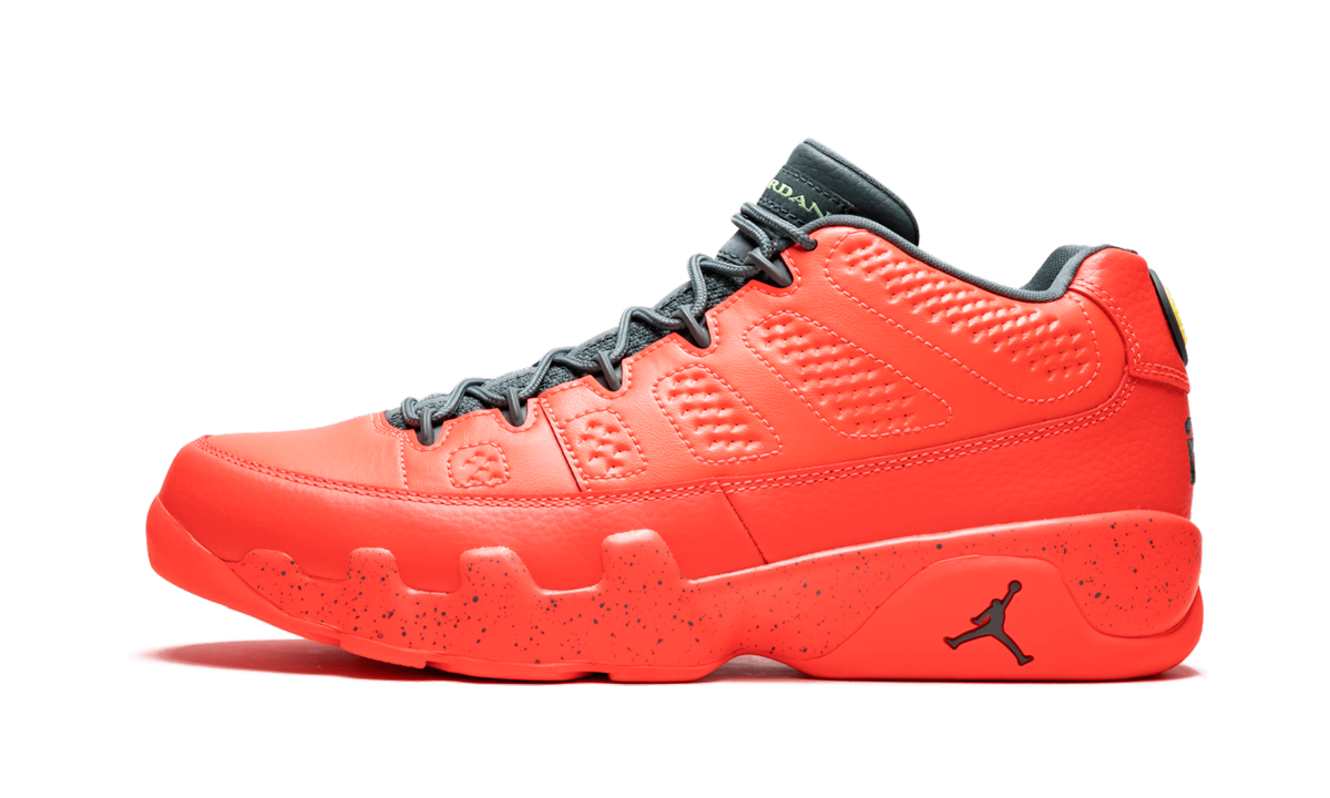 9 Retro Low "Bright Mango"