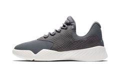 J23 Low Trainers "COOL GREY" 905288 003